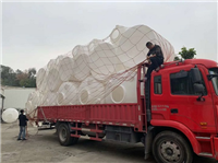 陜西工廠發(fā)一車大大小小的桶